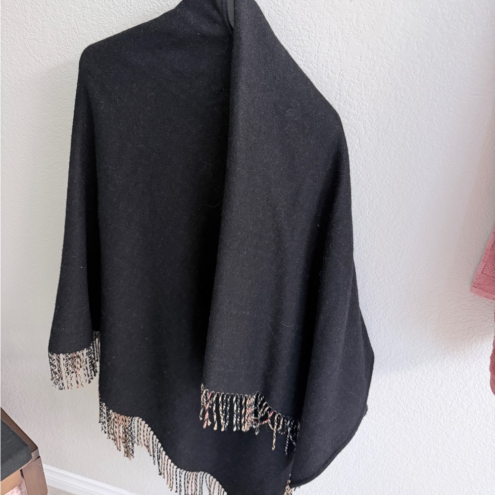 Burberry Black Cape with Plaid Lining and Fringe - Picture 7 of 7